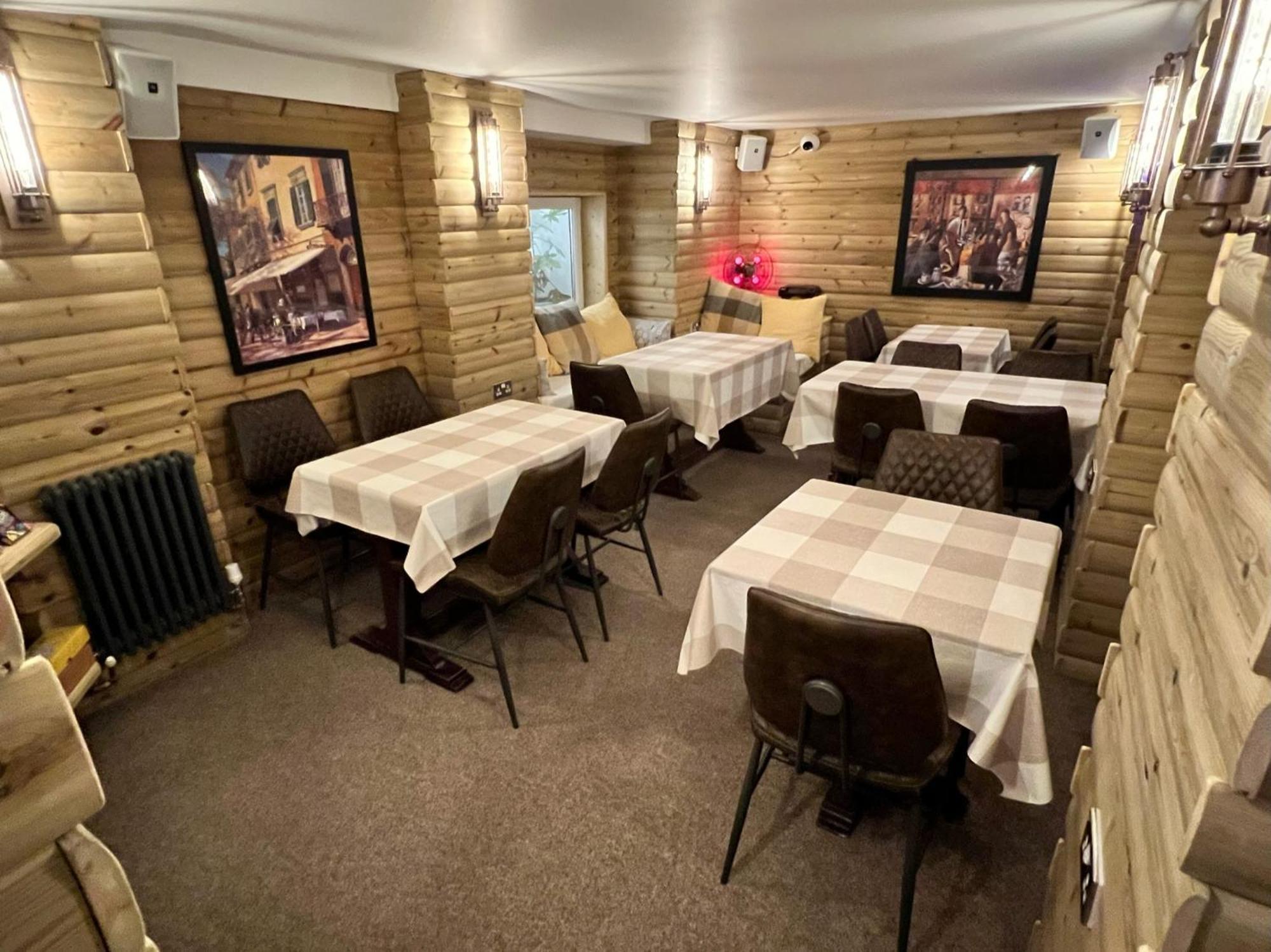 Hoopers Sandy Beach Guest Rooms Свонсі Екстер'єр фото